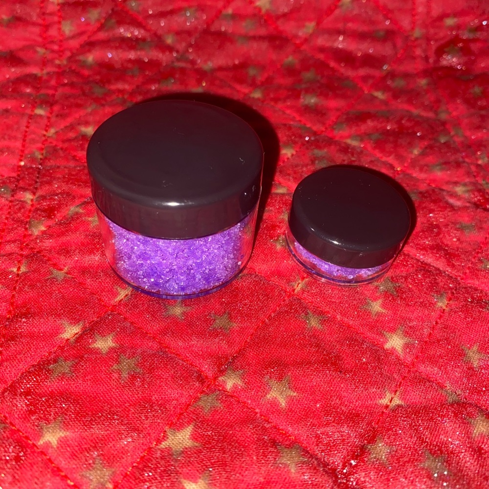 Lip scrub
